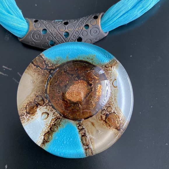 Costume jewelry necklace with glass pendant. Murano maybe. I don’t remember. - Picture 3 of 4